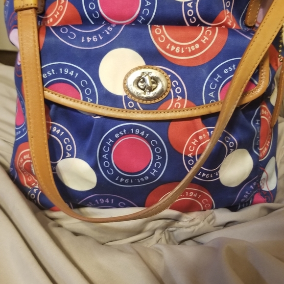 Coach tote - Picture 2 of 5